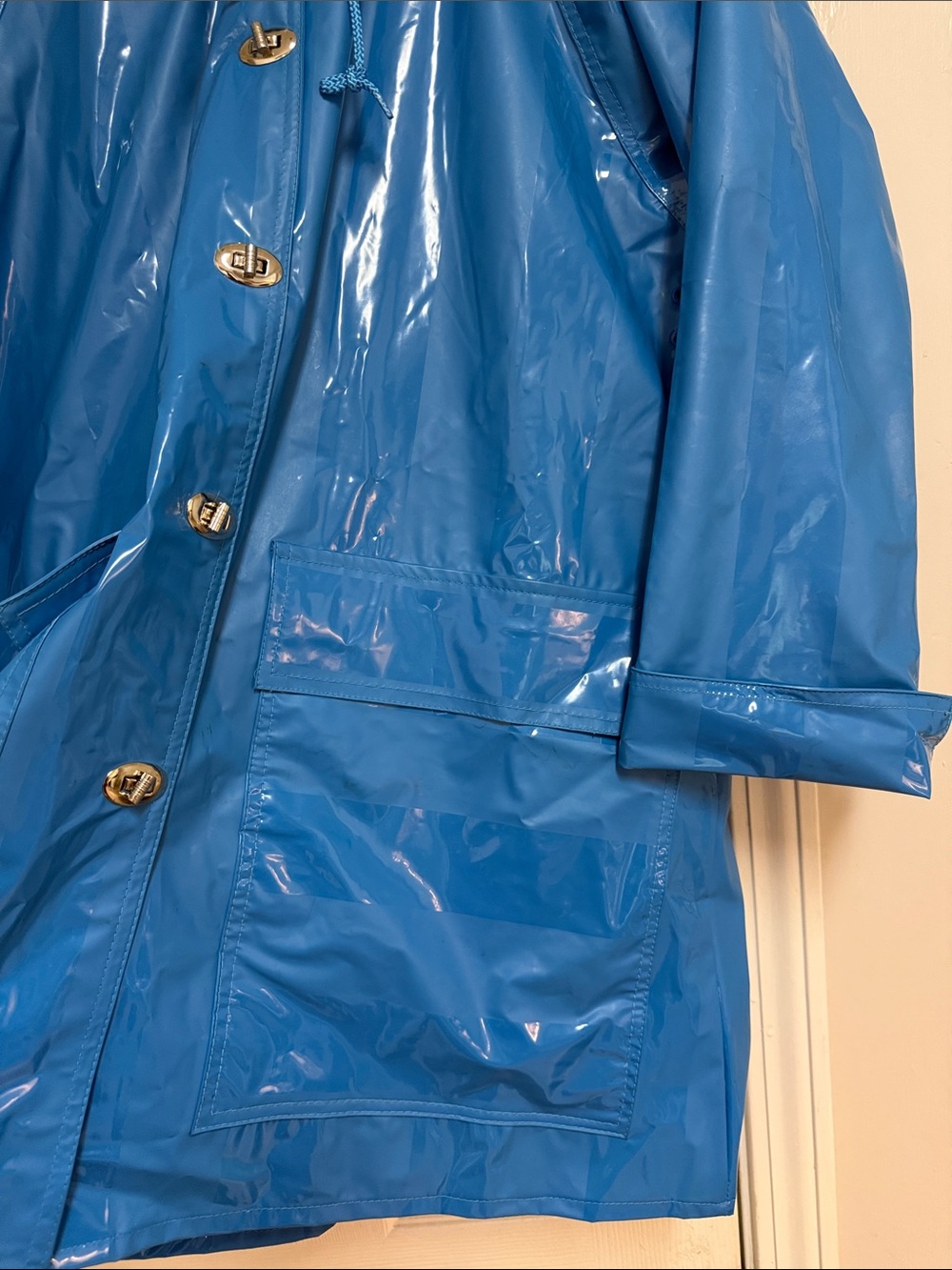 Totes Bright Blue Glossy Raincoat with Hood - Picture 9 of 16